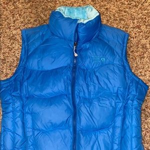 Mountain hard wear teal vest
